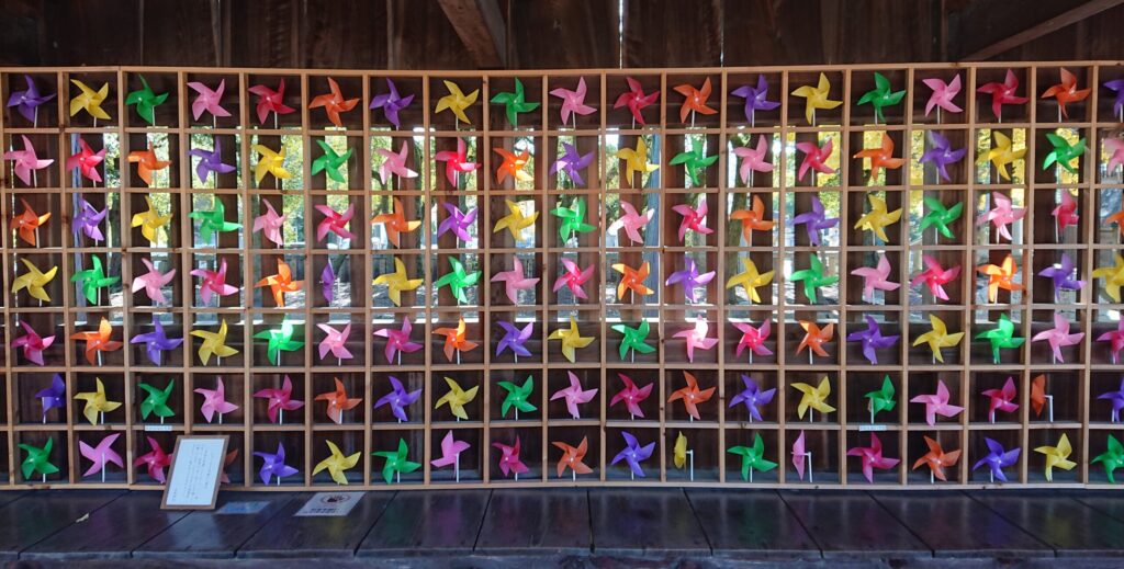 白鳥神社かざぐるま回廊