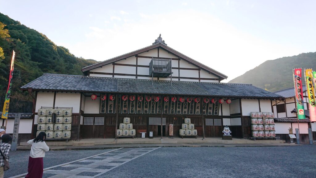 金毘羅大芝居全景