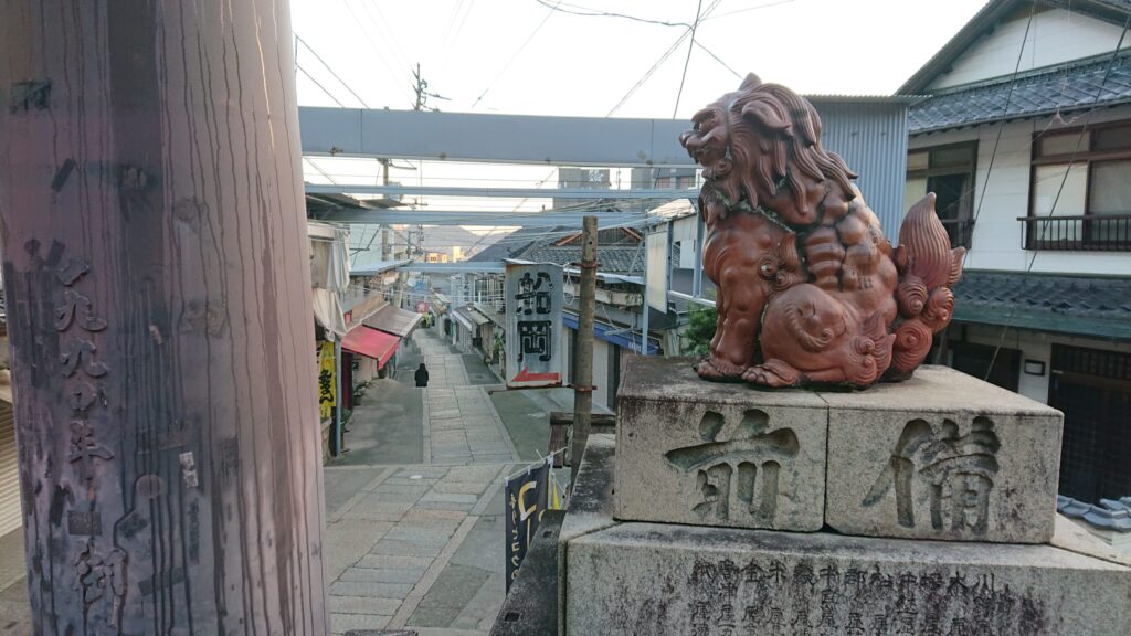 備前焼の大きな狛犬