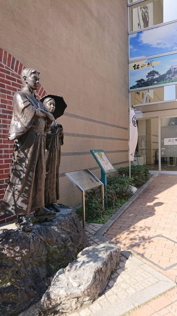 坊ちゃんとマドンナ像