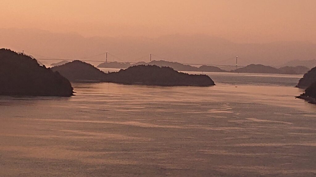 朝焼けの多島美