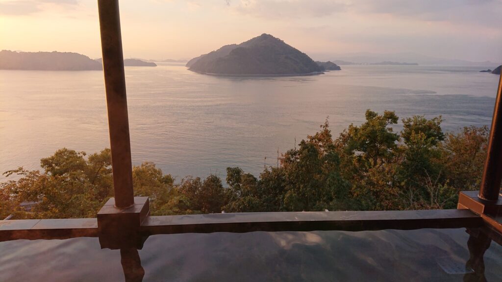 露天風呂から見える海その3