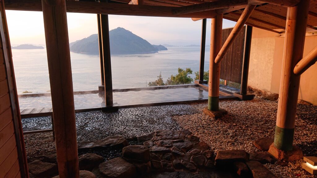 露天風呂から見える海その２