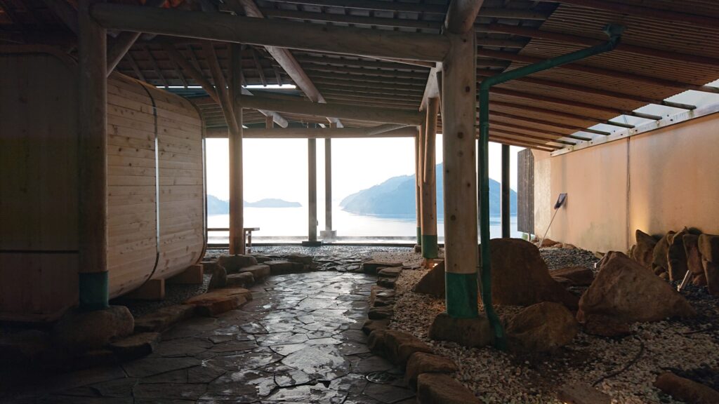 露天風呂から見える海