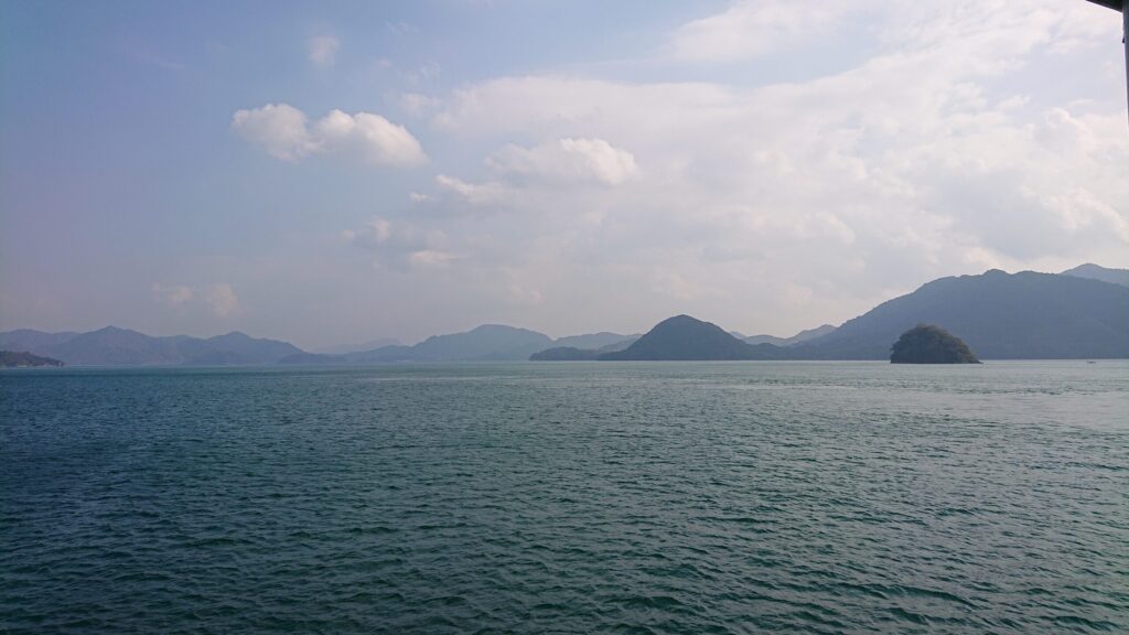 フェリーから見る海と島その３