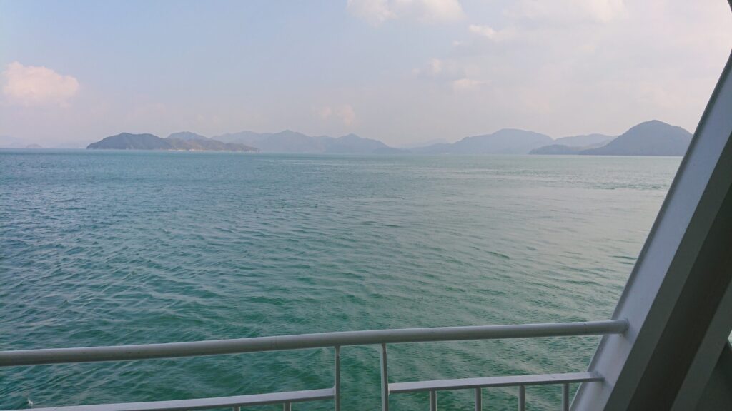 フェリーから見る海と島その２