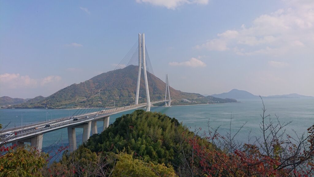 しまなみ海道、島と橋