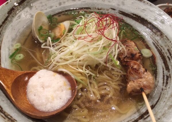 【白はまぐりラーメン】の画像
進化驀進 京町堀本店