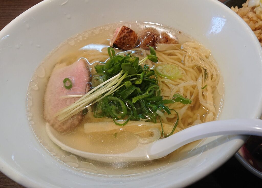 【鴨塩ラーメン】の画像
鴨LABO