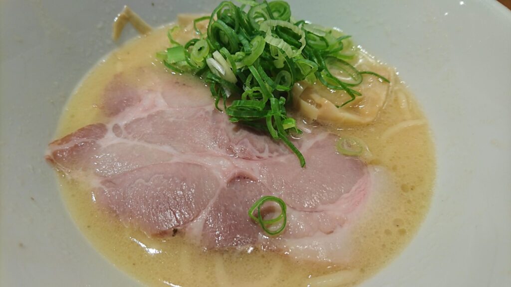 【鶏白湯らーめん塩 塩のキラメキ】の画像
笑顔ノキラメキ