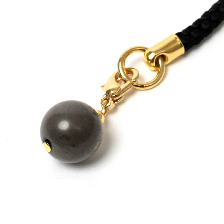 深みある黒い光沢の丸石を付けたストラップ